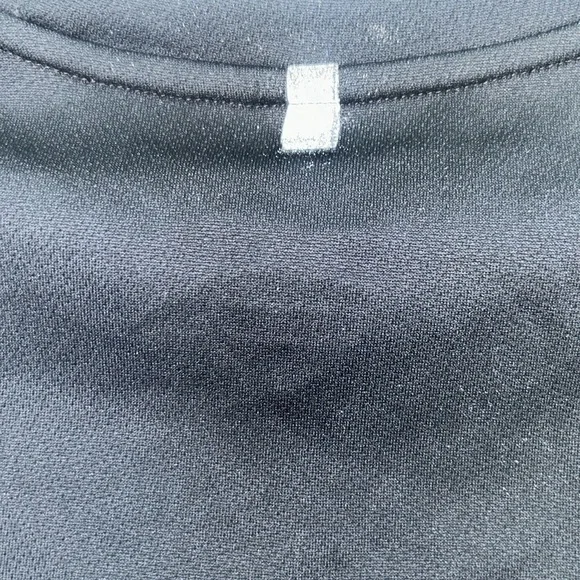 Gently used men’s dry fit size small T - Picture 7 of 7